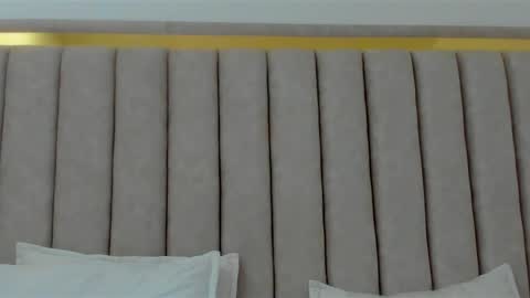 FREYA online show from December 4, 2025, 1:20 pm