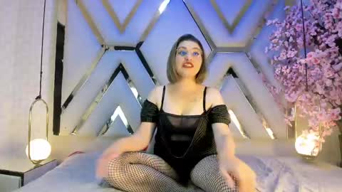  Freya Starling  online show from May 28, 2026, 12:13 pm