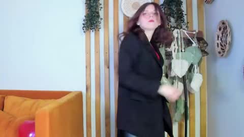 FreyaVeys online show from May 30, 2026, 5:15 am