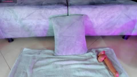 aura online show from November 8, 2025, 5:07 am