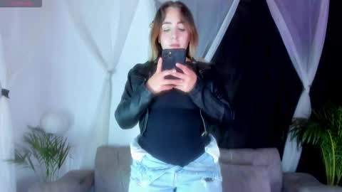 aura online show from December 14, 2025, 3:23 am