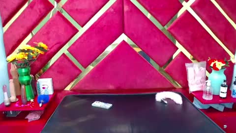 freyja_naugthy online show from February 24, 2025, 12:26 pm