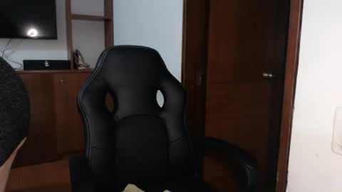 FREYJA LOREN online show from October 7, 2025, 12:08 am