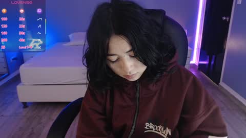 frida_lassi_ online show from January 25, 2025, 11:34 am