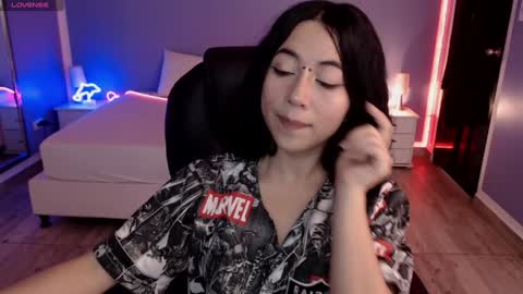 frida_lassi_ online show from February 1, 2025, 1:20 pm