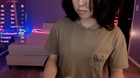 frida_lassi_ online show from February 1, 2025, 4:22 pm