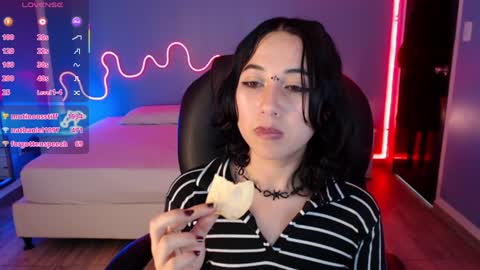 frida_lassi_ online show from February 7, 2025, 1:36 am