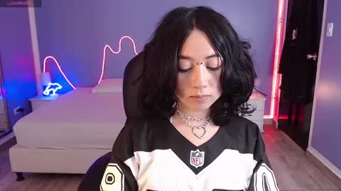 frida_lassi_ online show from February 14, 2025, 3:36 pm