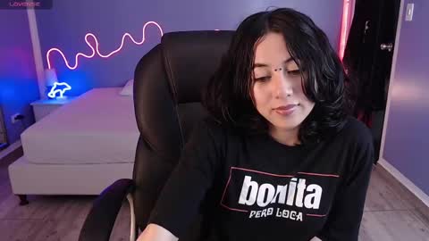 frida_lassi_ online show from February 16, 2025, 1:25 am