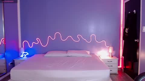 frida_lassi_ online show from February 27, 2025, 4:43 pm