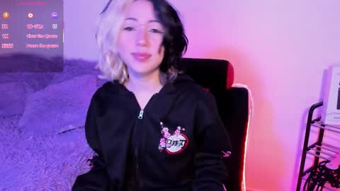 frida_lassi_ online show from October 2, 2025, 11:06 am