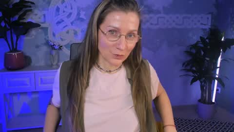 Frida Tander online show from February 7, 2025, 8:42 pm