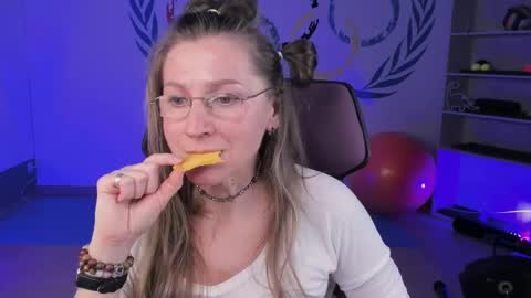 Frida Tander online show from February 10, 2025, 12:08 pm