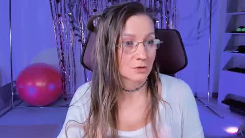 Frida Tander online show from February 17, 2025, 6:15 pm