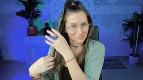 Frida Tander online show from March 2, 2025, 7:56 pm