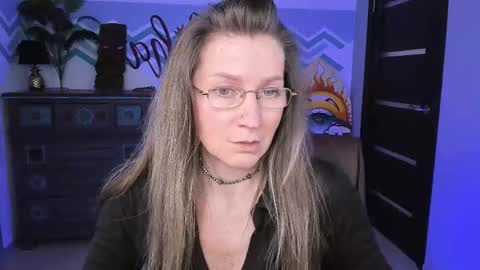 Frida Tander online show from March 8, 2025, 1:03 pm