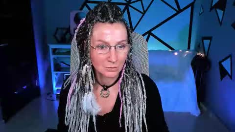 Frida Tander online show from September 25, 2025, 1:59 pm