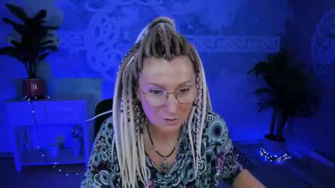 Frida Tander online show from April 18, 2026, 5:22 am