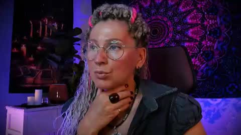 Frida Tander online show from June 13, 2026, 5:49 am