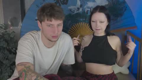 Snapshot of friend_zone_ chatting on February 28, 2026, 6:42 pm friend_zone_ online show from February 28, 2026, 6:42 pm