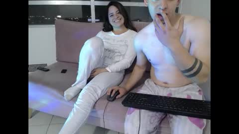 Oliver-Venus online show from October 6, 2025, 4:43 am