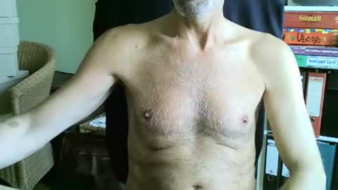 Snapshot of frisco69 chatting on August 1, 2026, 7:40 am frisco69 online show from August 1, 2026, 7:40 am