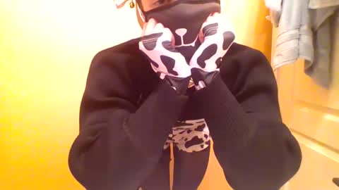 Frisky Missy online show from December 17, 2024, 6:24 am