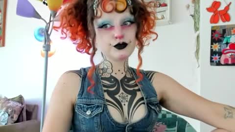 Snapshot of friskyflowers chatting on May 28, 2026, 5:54 pm cherry online show from May 28, 2026, 5:54 pm