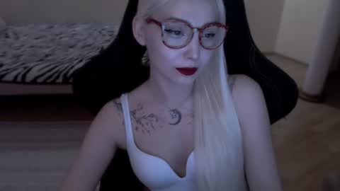 Snapshot of fromsun_forsoul chatting on June 10, 2026, 9:03 pm Lilith online show from June 10, 2026, 9:03 pm