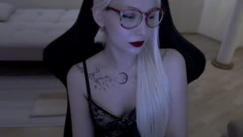 Snapshot of fromsun_forsoul chatting on June 17, 2026, 2:51 pm Lilith online show from June 17, 2026, 2:51 pm