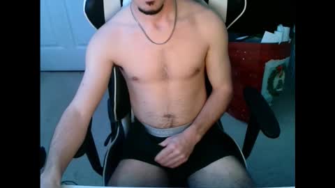 Snapshot of frostedtip06 chatting on March 8, 2026, 6:39 am frostedtip06 online show from March 8, 2026, 6:39 am