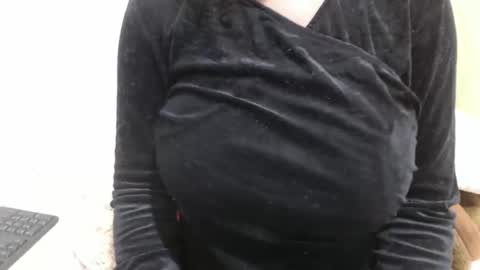 fruity28 online show from October 30, 2025, 9:00 am