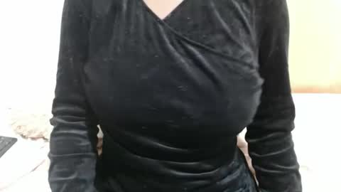 fruity28 online show from November 13, 2025, 5:06 am