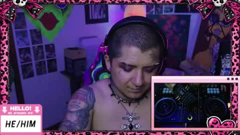 Snapshot of ftmbiggestclit chatting on April 29, 2026, 2:15 am Kevin online show from April 29, 2026, 2:15 am