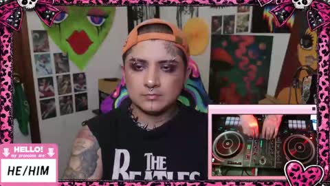 Snapshot of ftmbiggestclit chatting on May 1, 2026, 3:55 am Kevin online show from May 1, 2026, 3:55 am