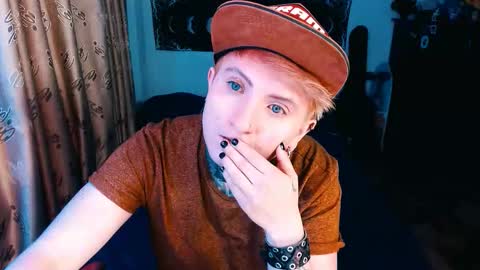          HEHIM  online show from October 31, 2025, 9:43 am