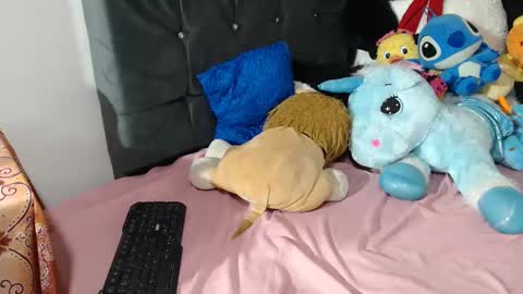 Mia and Gary  online show from December 29, 2024, 5:31 am