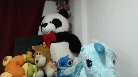 Mia and Gary  online show from January 25, 2025, 5:07 am