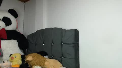 Mia and Gary  online show from March 8, 2025, 5:28 am