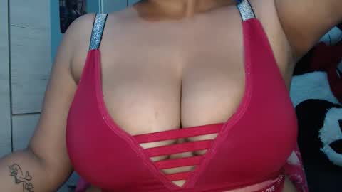 Mia and Gary  online show from January 8, 2026, 2:36 am