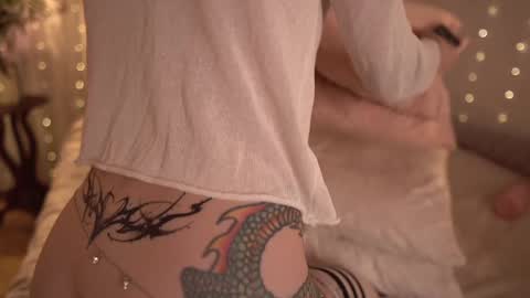 Snapshot of fuckingtoy_ chatting on January 17, 2026, 1:27 pm Eva all my links online show from January 17, 2026, 1:27 pm