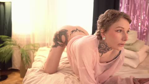 Snapshot of fuckingtoy_ chatting on February 21, 2026, 11:00 am Eva all my links online show from February 21, 2026, 11:00 am