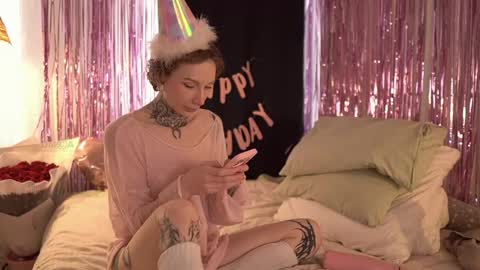 Snapshot of fuckingtoy_ chatting on April 15, 2026, 11:28 am Eva all my links online show from April 15, 2026, 11:28 am