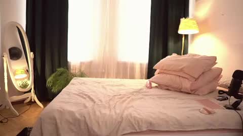 Snapshot of fuckingtoy_ chatting on June 20, 2026, 2:42 pm Eva all my links online show from June 20, 2026, 2:42 pm