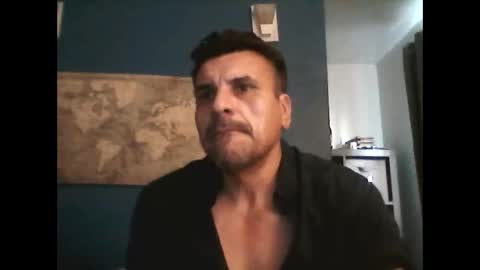 fuego1ento22 online show from November 1, 2025, 10:56 pm