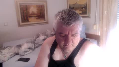 fukingcrazy online show from April 16, 2026, 7:31 am