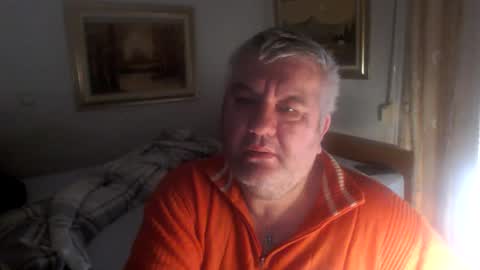 fukingcrazy online show from April 22, 2026, 7:44 am