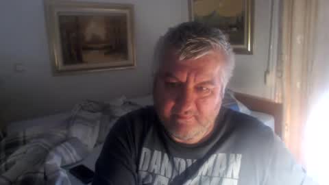 fukingcrazy online show from April 25, 2026, 9:01 am