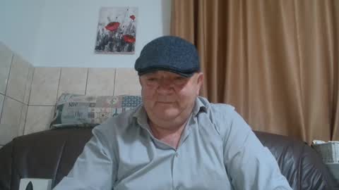 Snapshot of fullballs6 chatting on December 23, 2024, 3:18 am fullballs6 online show from December 23, 2024, 3:18 am