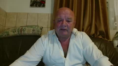 Snapshot of fullballs6 chatting on September 24, 2025, 12:47 am fullballs6 online show from September 24, 2025, 12:47 am